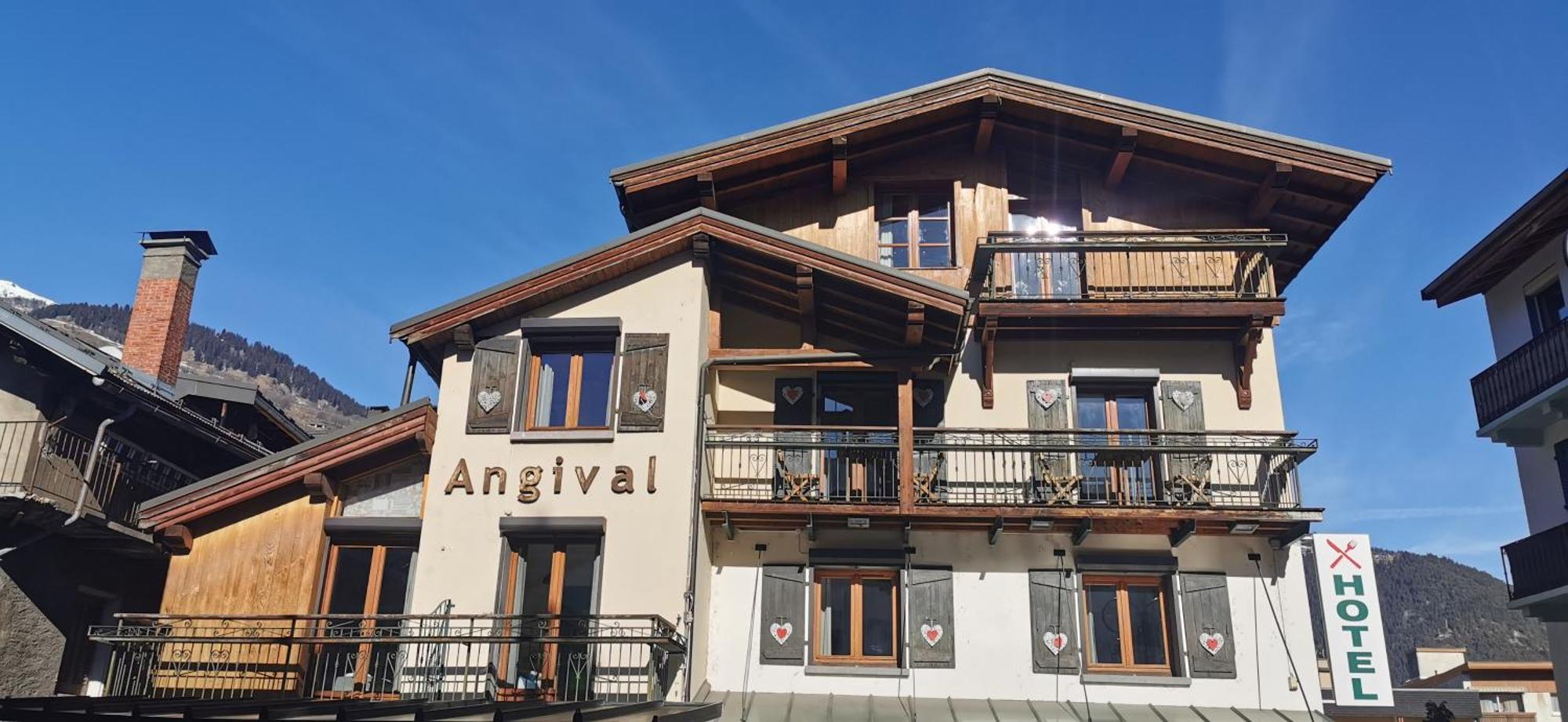 Hotel Restaurant Angival - Chambres Et Appartement Bourg-Saint-Maurice Exterior foto